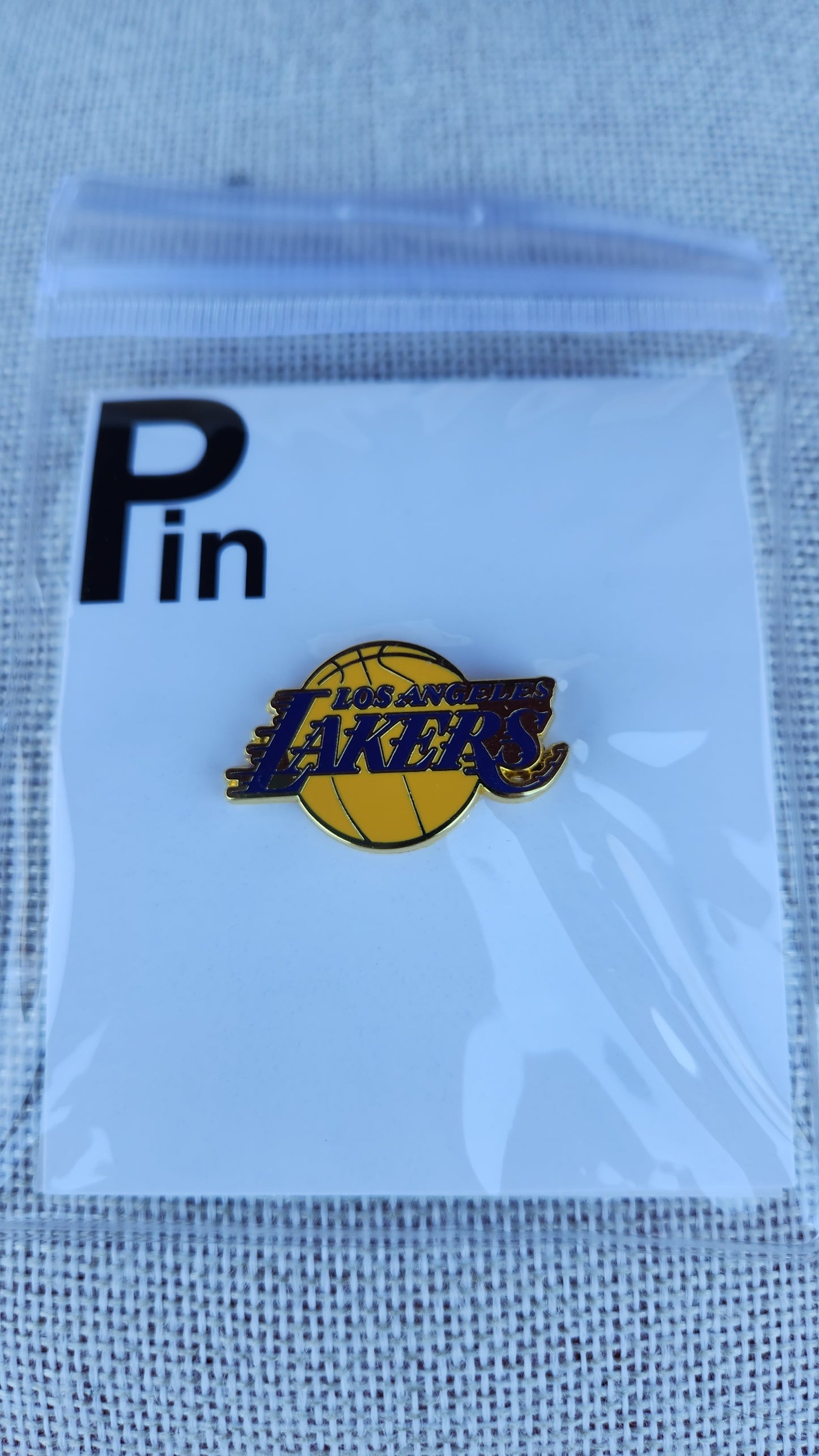 LA Lakers hat pin