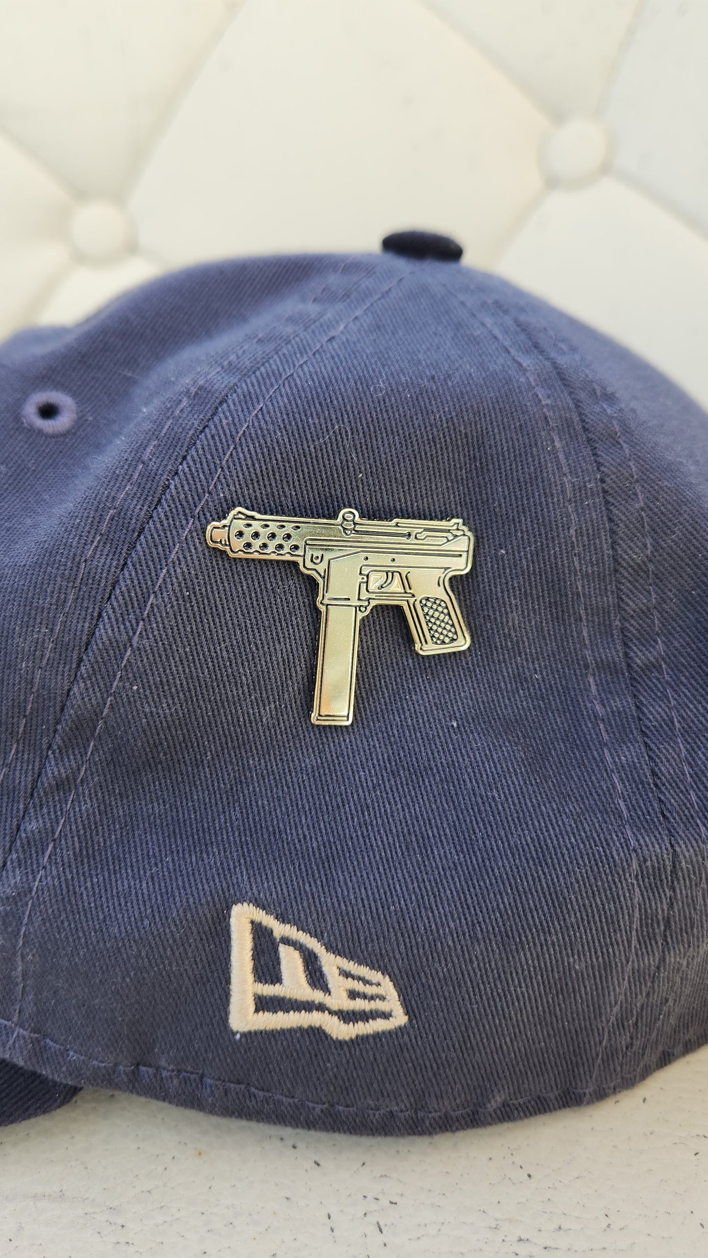 Assault rifle hat pin