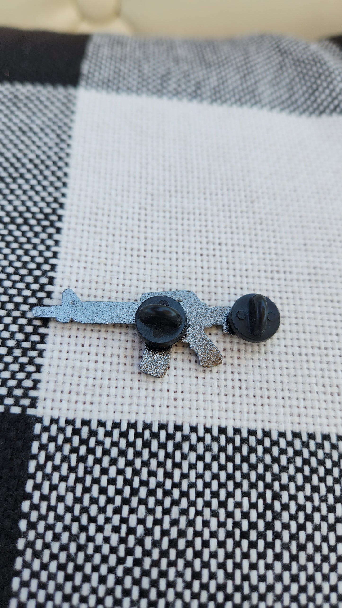 Ak 47 Silver Cuernito hat pin